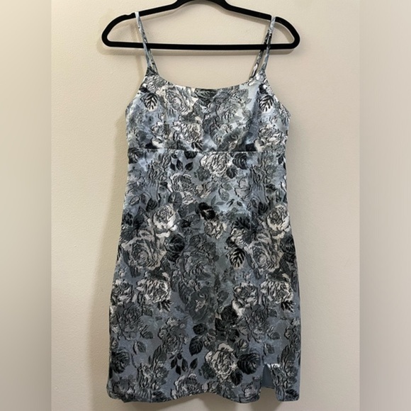 Wild Fable Silver‎ Blue Rose Floral Mini Dress - XS - Picture 2 of 12